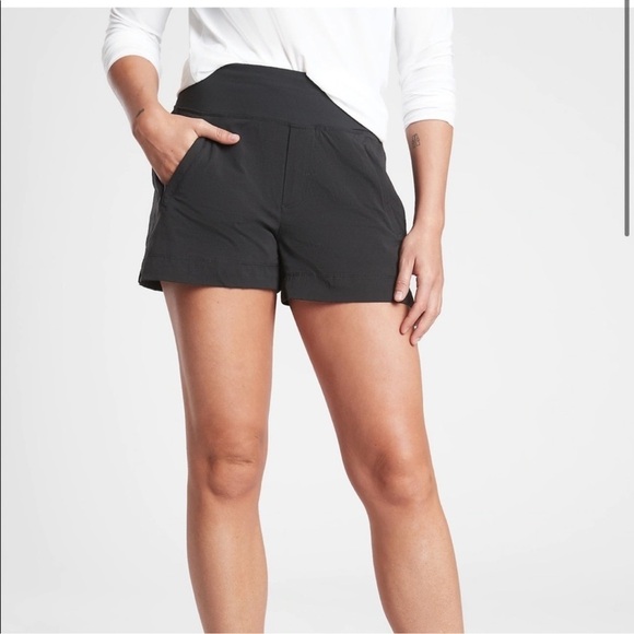 Athleta Trekkie North Shorts Black